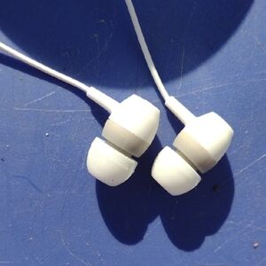 Beats White In-Ear Headphones NWOT